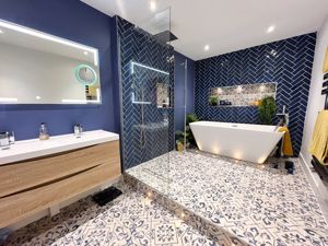 Photo 7- click for photo gallery